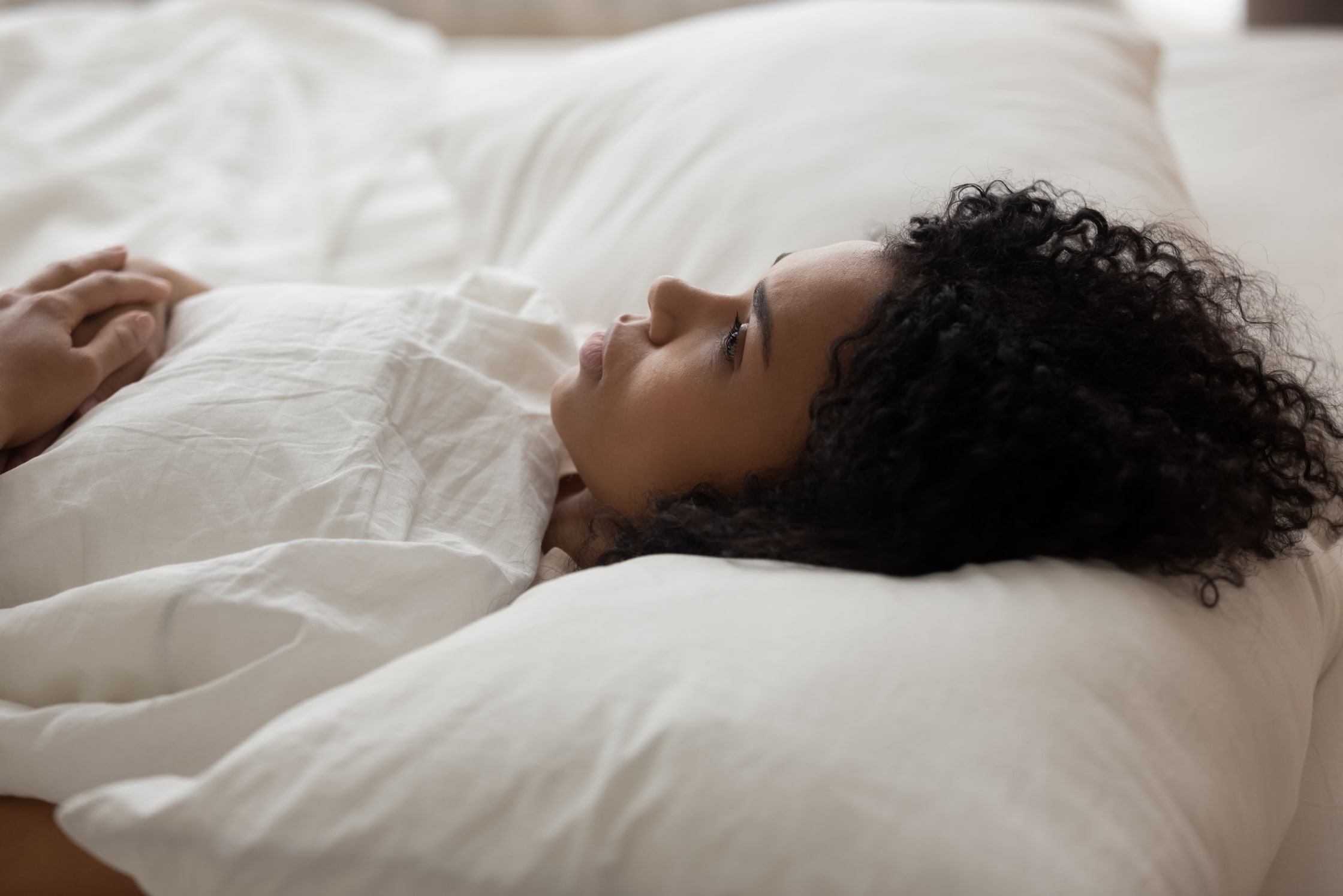 Always Have Trouble Sleeping In? 5 Potential Reasons Why, From An Expert