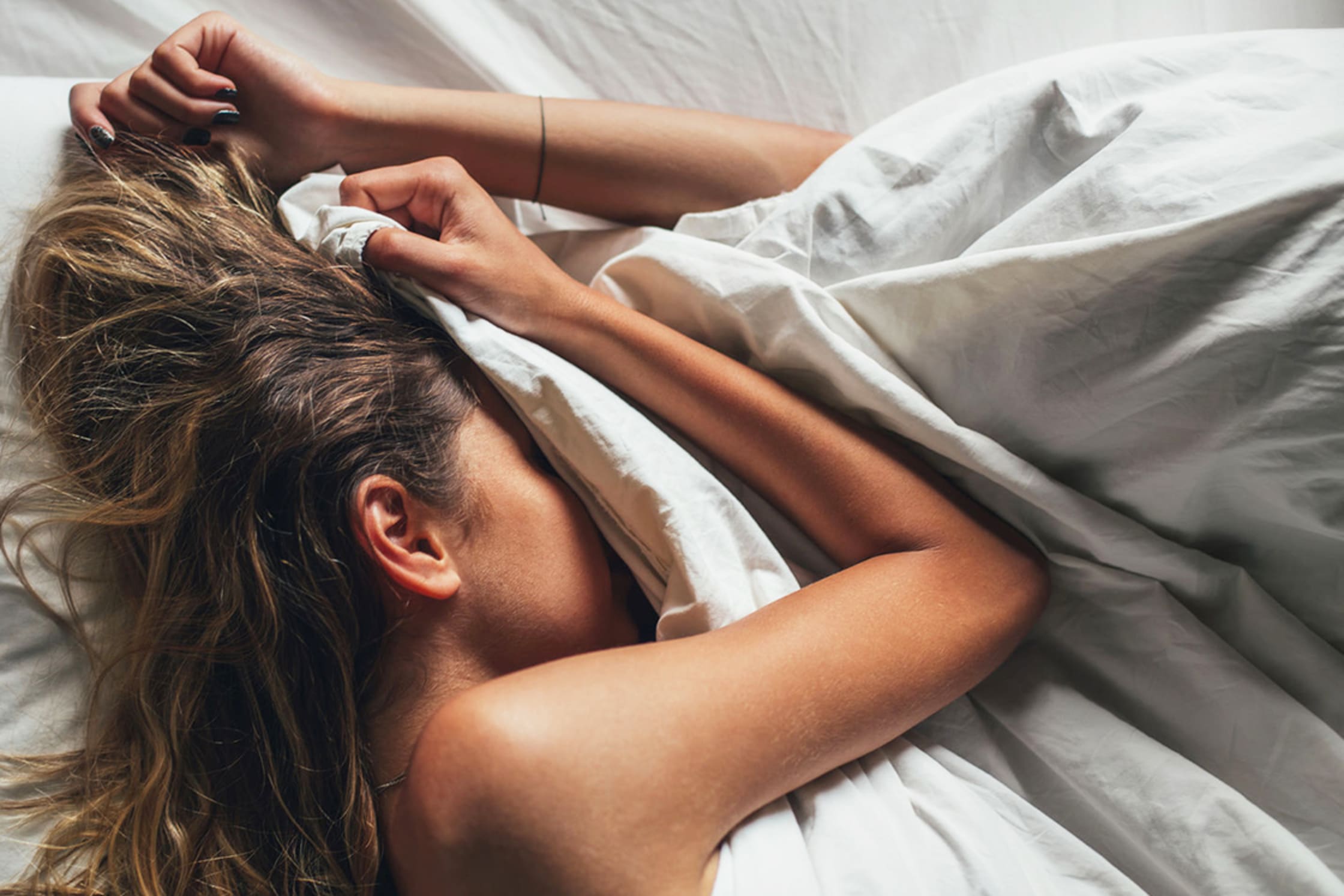 A Closer Look At Stage 1 Sleep & Why It’s Essential For Waking Up Rested